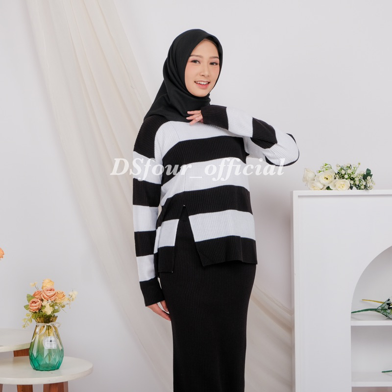 Yumna Stripe Blouse Rajut Premium [DSfourofficial]