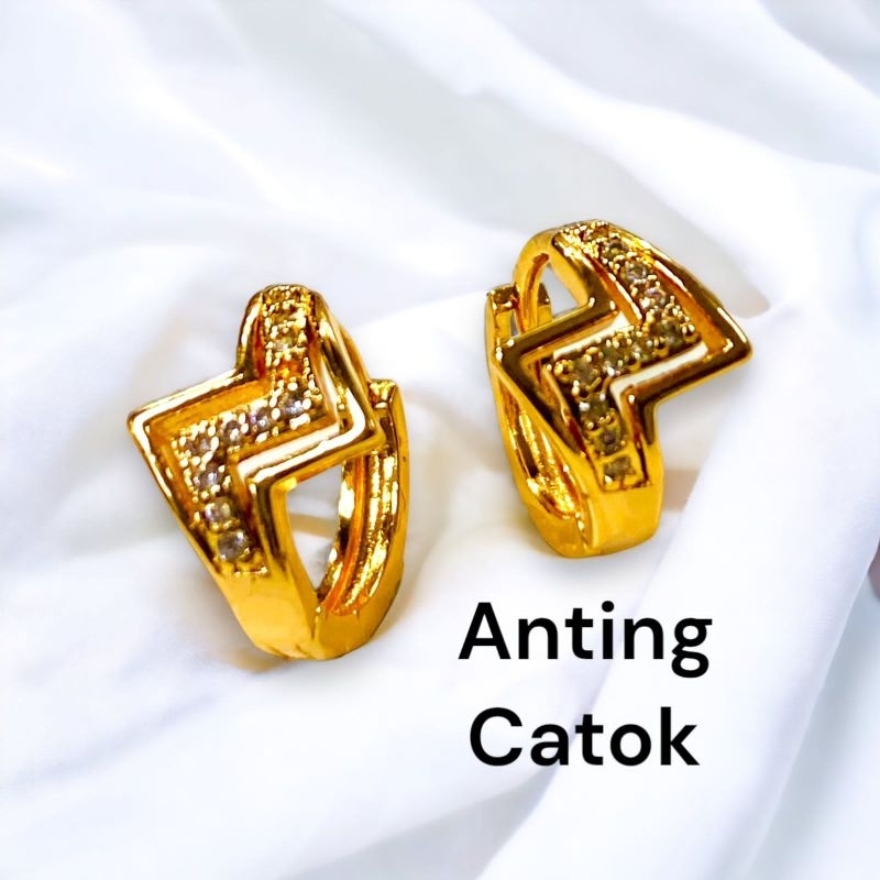 anting klip koncer kupu titan