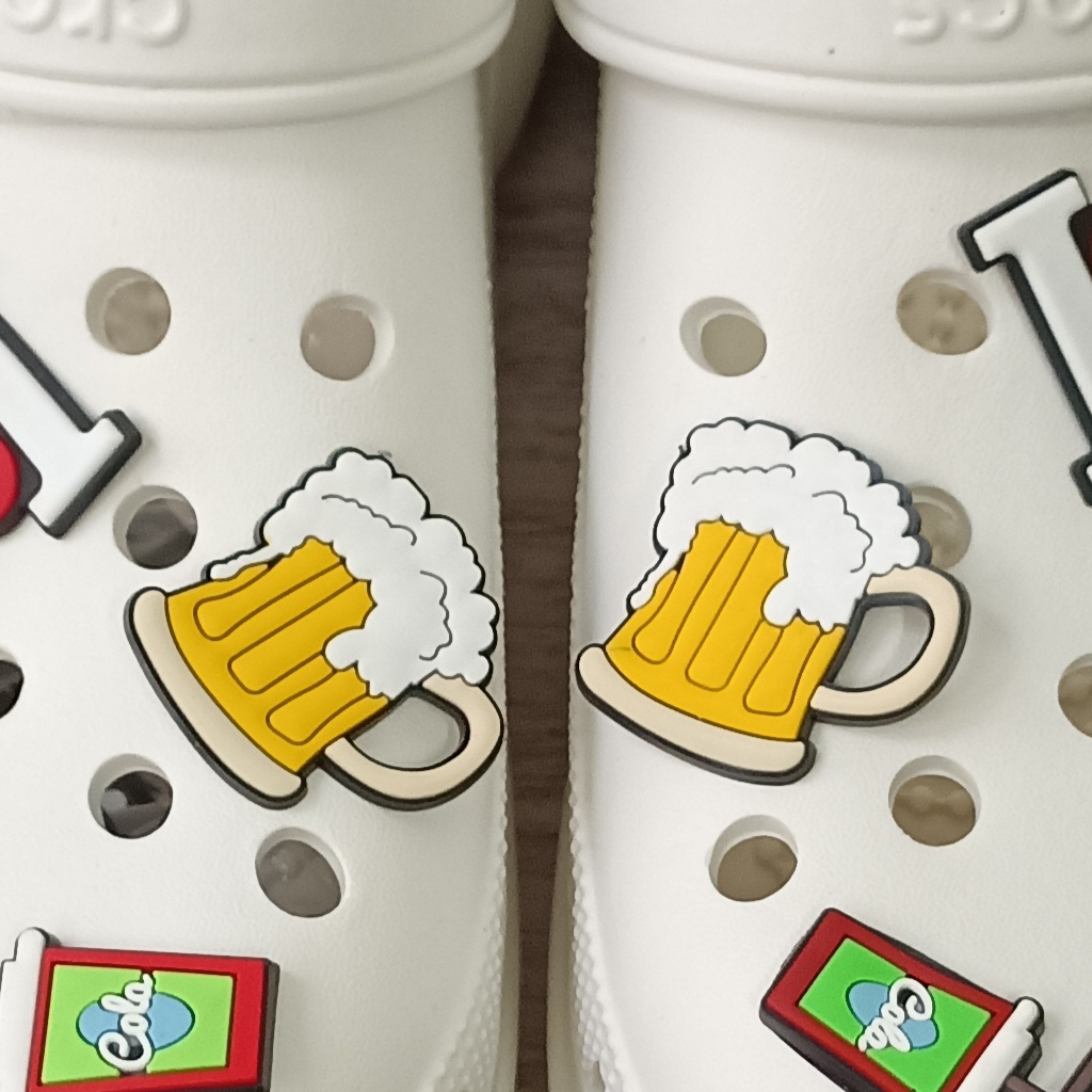 Charm Sepatu Desain jibbitz drew crocs Untuk Dekorasi charms Aksesoris