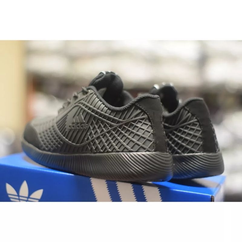 Sepatu Sekolah Hitam Polos Adidas Bahan Karet Lentur. Sepatu Sekolah Kerja Full Black Polos Rubber Tidak Licin di Lantai. Laki - laki, Perempuan Full Hitam Polos.