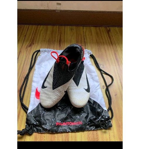 Sepatu bole nike phantom vsn Elite