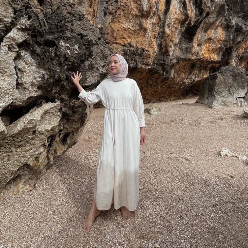 Preloved HijabChic x Thatal Siena Beige Dress