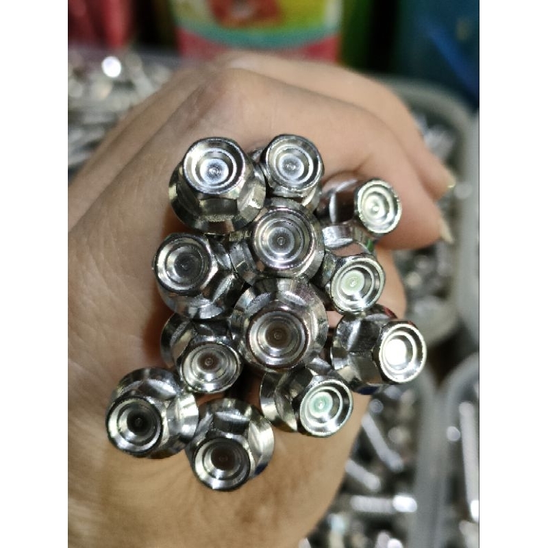 NACOM DV BAUT STANLES MODEL SPIRAL DRAT 10*1.5 CM / M6*15