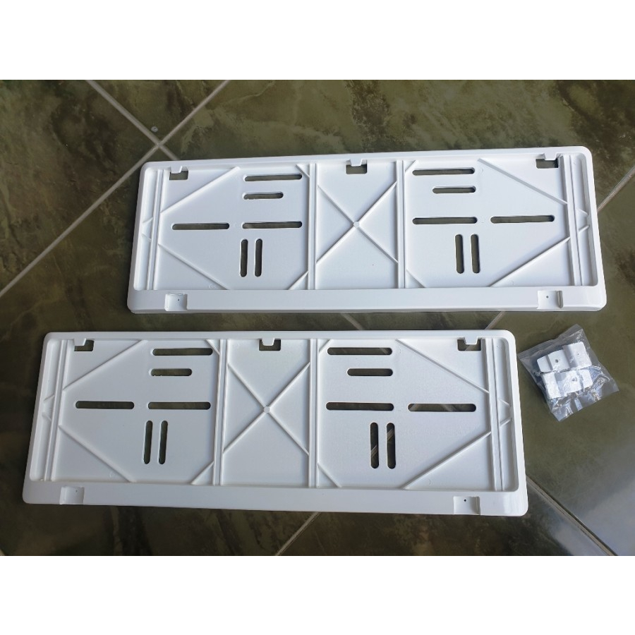 COVER / TATAKAN / DUDUKAN / TEMPAT  PLAT NOMOR MOBIL MODEL ASTRA ORIGINAL PUTIH