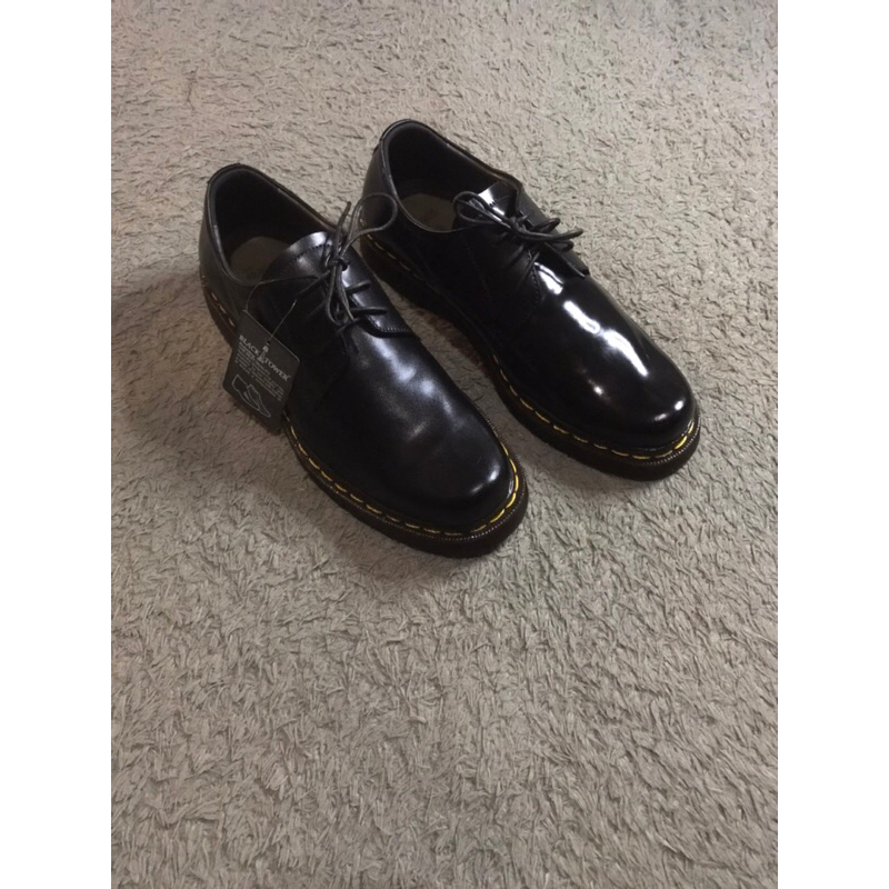 Sepatu docmart kulit (401)