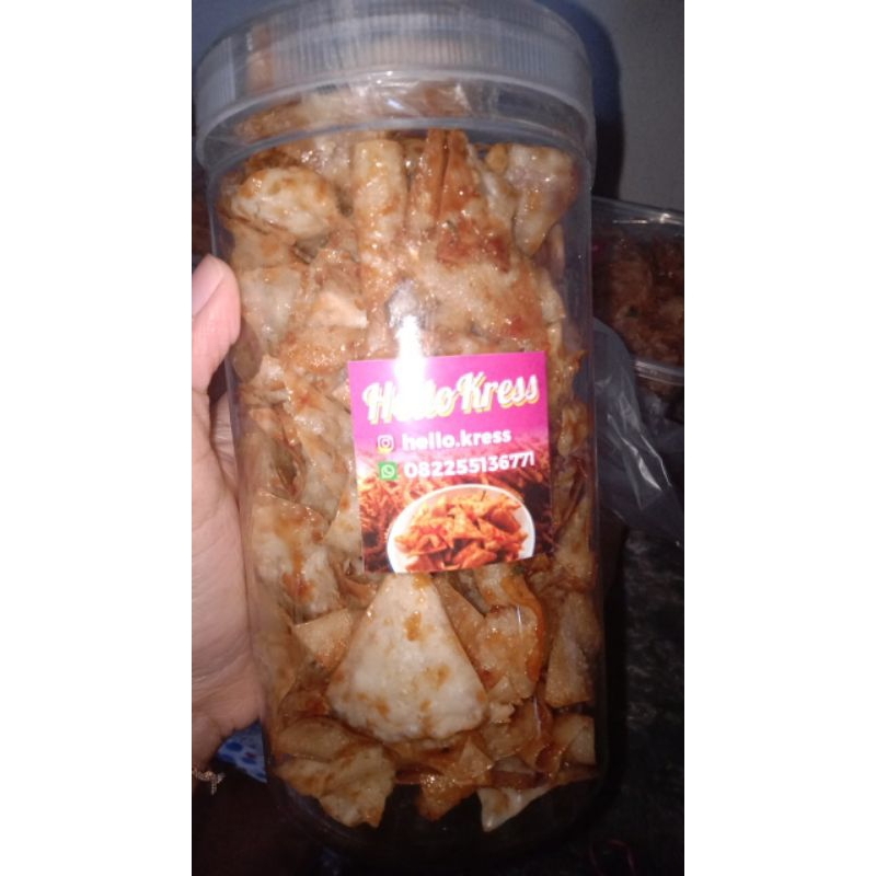 

keripik pangsit manis pedas