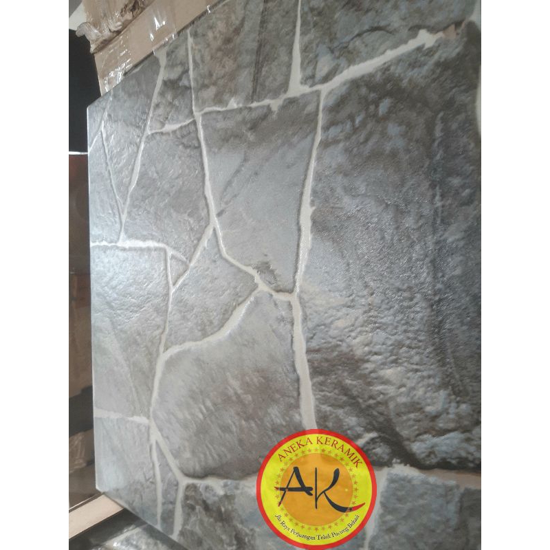 Keramik Lantai Dinding Kasar Motif Batu Alam Timbul Matt 50x50 Grafitto Grey