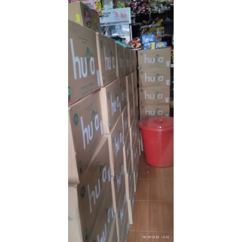 

Air Mineral merek HURA 220 ML