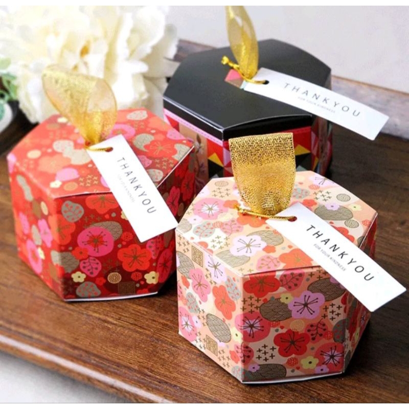 

KOREAN HEXAGONAL GIFT BOX/ KOTAK KADO KARTON PERMEN WEDDING / KARTON BOX CANTIK SAKURA HEXAGONAL SOUVENIR WEDDING GIFT BOX PERMEN MINI