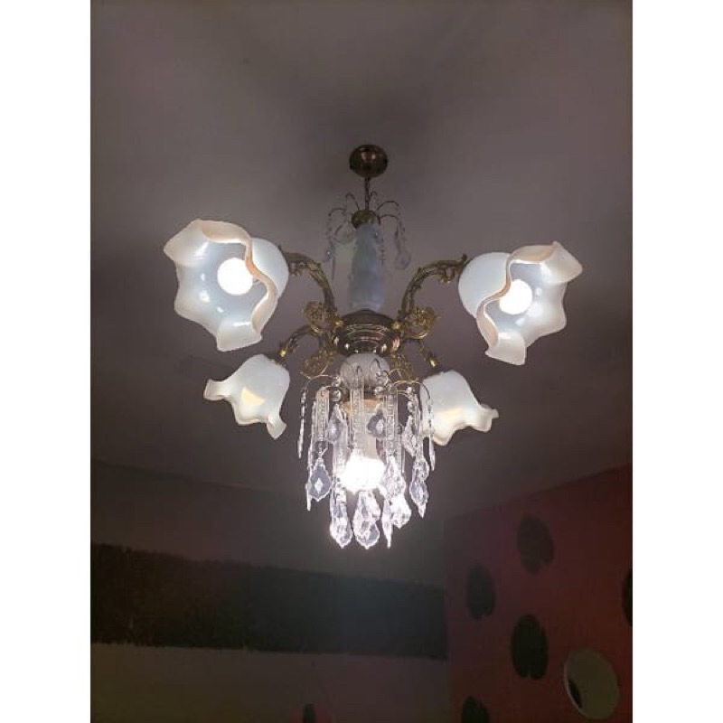 Lampu Hias Gantung Ruang Tengah/ Ruang Tamu 4 Cabang Cup 5 bohlam