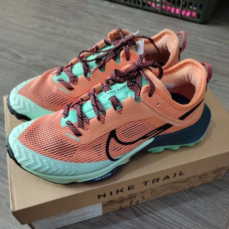 Sepatu Nike W Nike Air Zoom Terra Kiger 8