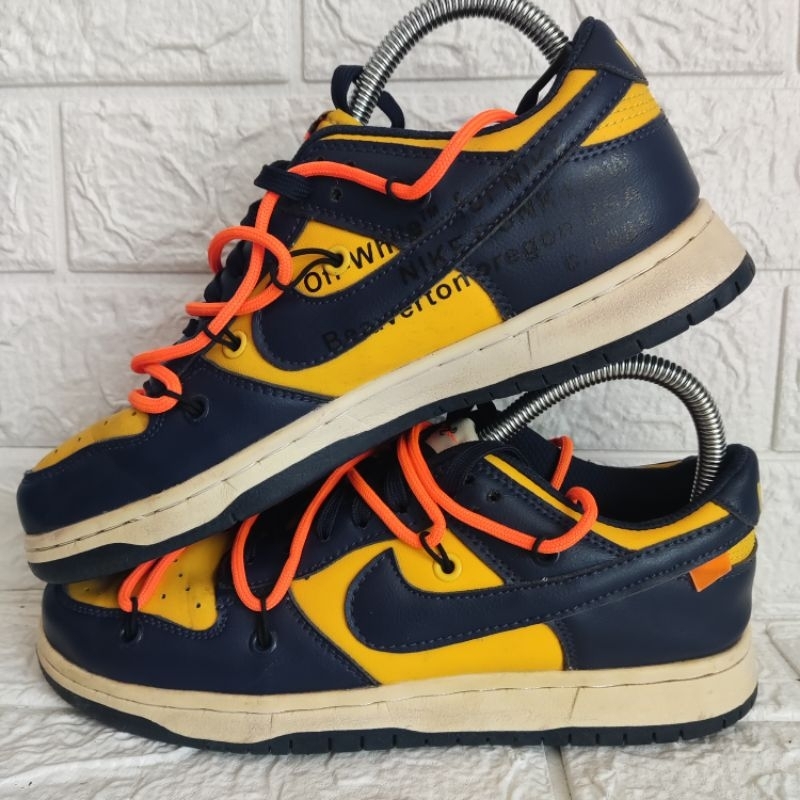 Sepatu off white x dunk low michigan size 40 nike