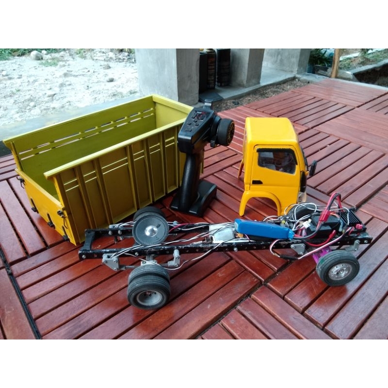 RC Truck model canter Scala 1:14 full propo, fulset, tinggal rangkai dan rapikan bak sama kabin