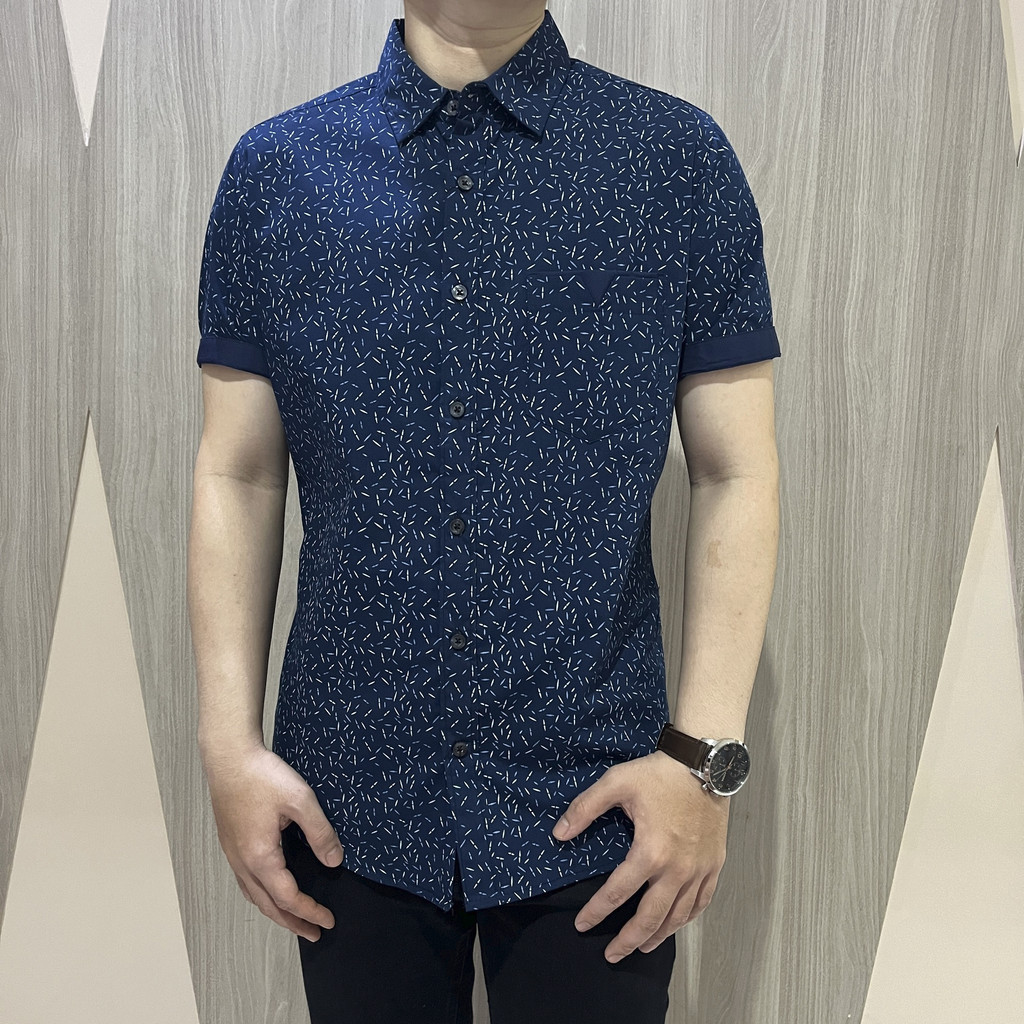 [GRIDLINE - S320 Geminids Metal Black &amp; Navy Blue] Kemeja Print Slimfit Pria Katun Lengan Pendek Casual M-XXL