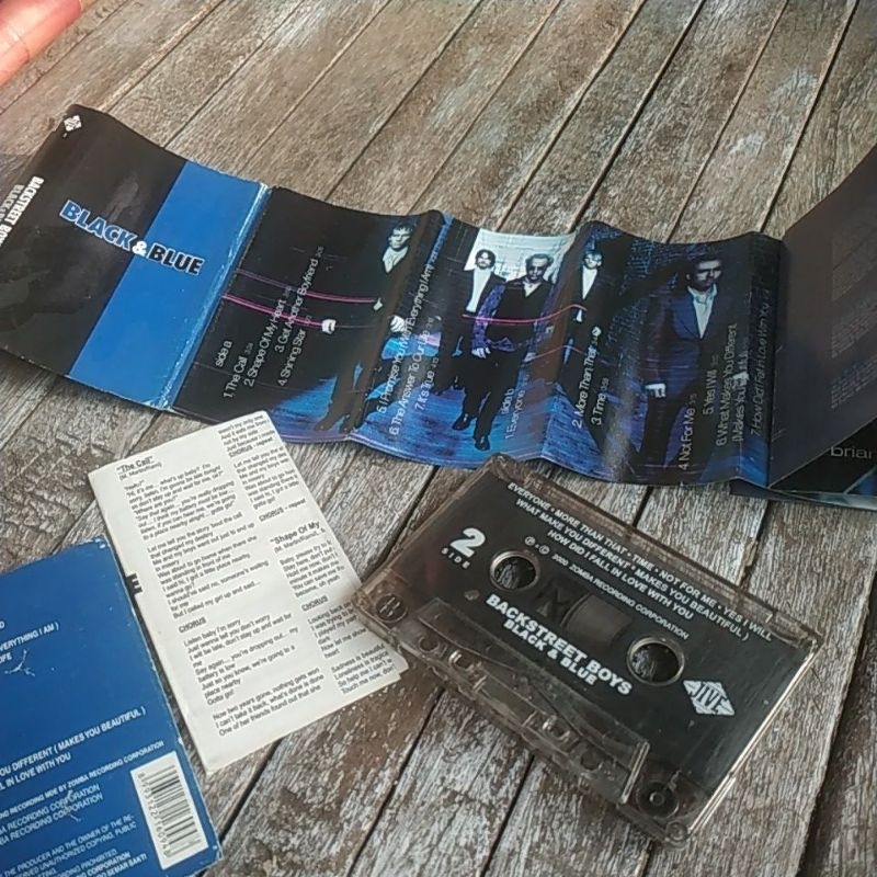 Kaset pita Backstreet Boys: Black &amp; Blue