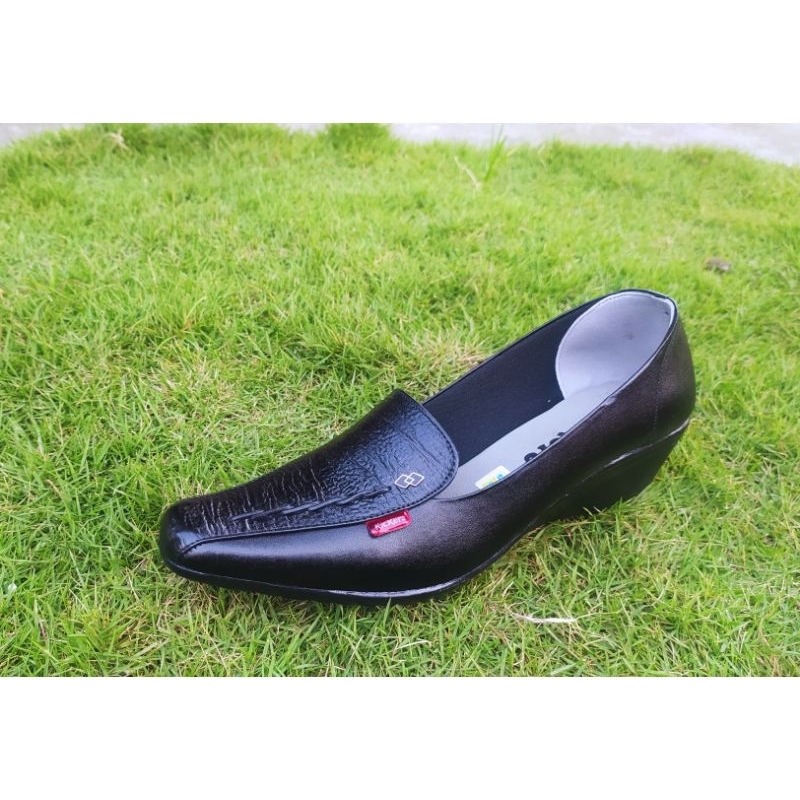 Kickers - Sepatu slip on wanita Formal Fantovel Pantovel Wanita Kulit Asli Hitam