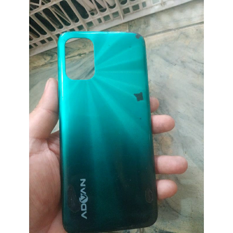 backdoor bekas advan G9 lecet tidak pecah kurang tombol