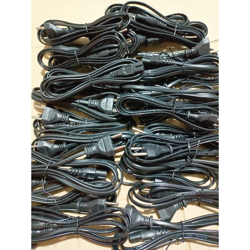 Kabel power angka 8