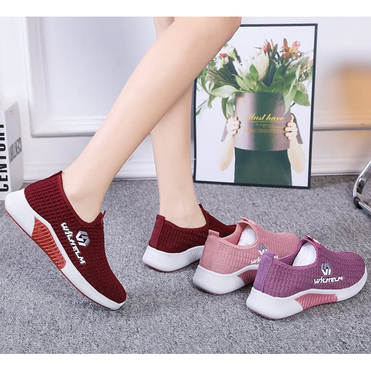 TOPGROSIR LV0108 Sepatu Sneakers Wanita Import Polos Sepatu Tanpa Tali Wanita Sepatu Slip On Sport Alas Karet Lentur