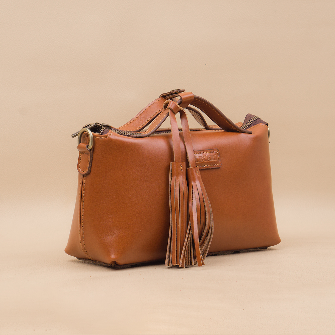 Lecari Viena M Slingbag Leather