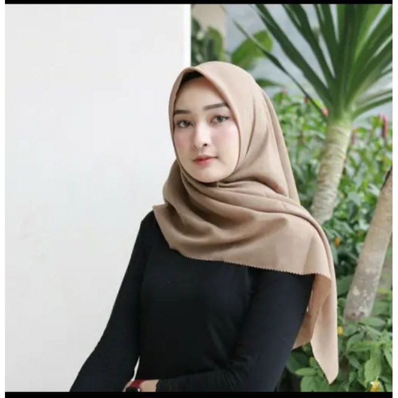 Hijab Bella Squaer Lasercut Segi Empat/Bella Squer LC