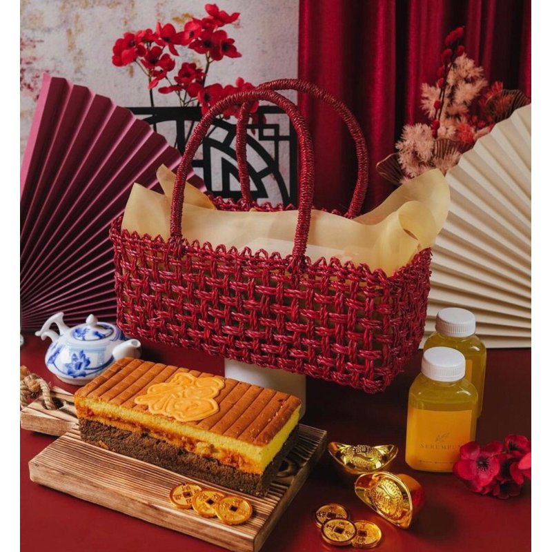 

NEW! @BesekMalang Keranjang hampers merah