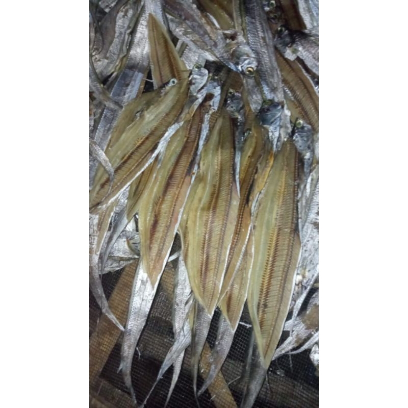 

ikan layur kering 500 gram ukuran besar fresh enak tanpa pengawet cocok untuk dicampur makanan gurih renyah higienis pembuatannya