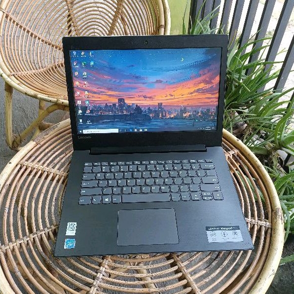 LAPTOP LENOVO IDEAPAD 320/330 SLIM GENERASI 8 FLIP 180° RAM 4 DDR4 PAKAI SSD  NGEBUTT- LAPTOP BEKAS MALANG - LAPTOP MALANG - LAPTOP MURAH - LAPTOP KULIAH - LAPTOP BERGARANSI - LAPTOP SEKOLAH - LAPTOP MURAH BERGARANSI