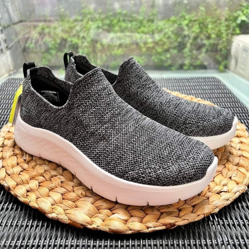 Sepatu Skechers 124961