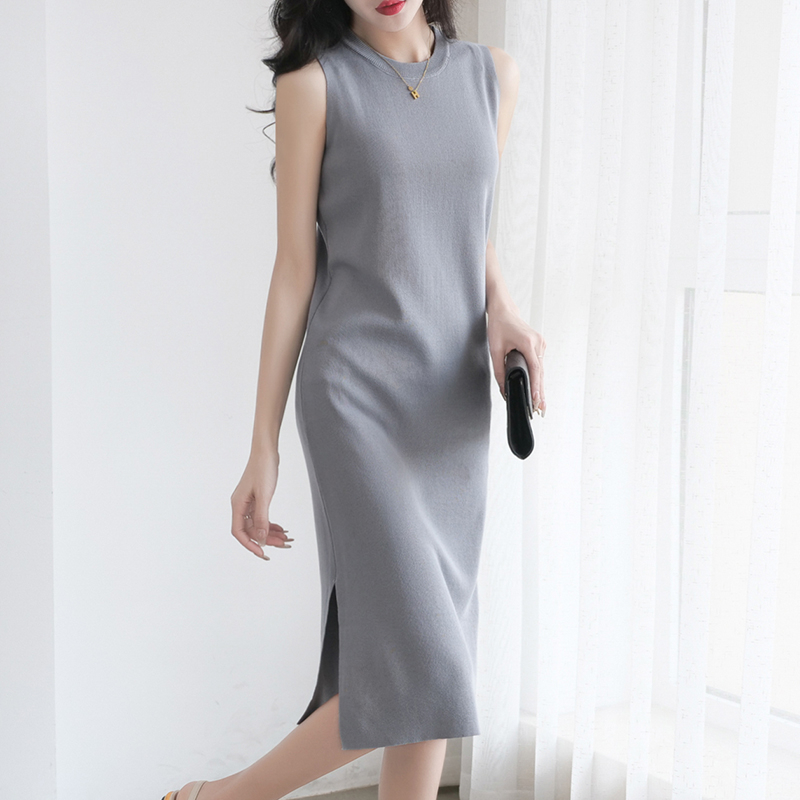 【Elegant】 Sleeveless solid Knitted Long Slim Dress 2100