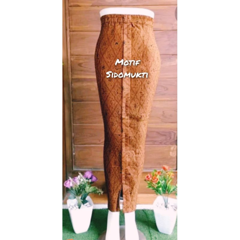 Rok Pliket Wisuda Wanita Jarik Lilit Dewasa