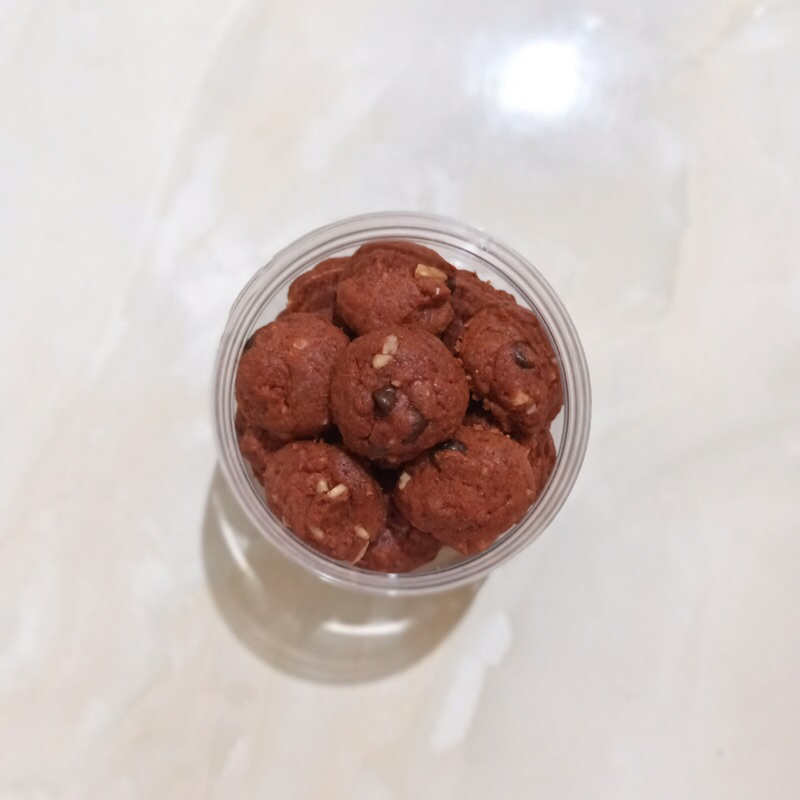 

Redvelvet Chocochip Walnuts Cookies