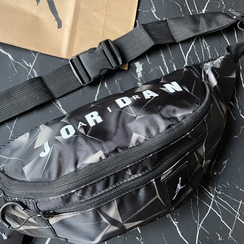 [TERMURAH] WAISTBAG JORDAN MOTIVE MOTIF SPECIAL / TAS PINGGANG JORDAN MOTIVE / CROSSBODY JORDAN KULIT / TAS PRIA / TAS PINGGANG JORDAN KULIT / WAISTBAG PRIA / CROSSBODY PRIA JORDAN