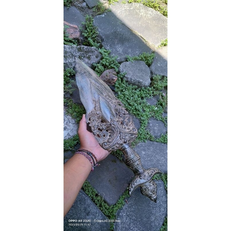 PAJANGAN HADIAH KADGA