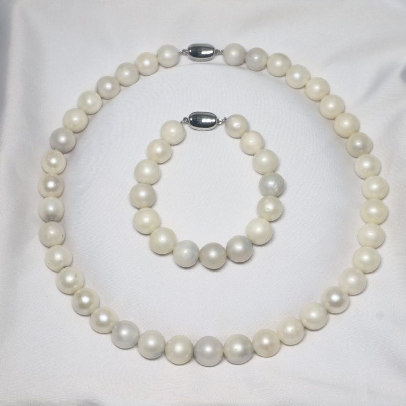 Paket Aksesoris Perhiasan Kalung dan Gelang Mutiara Air laut Asli Lombok Bersertifikat keaslian muti