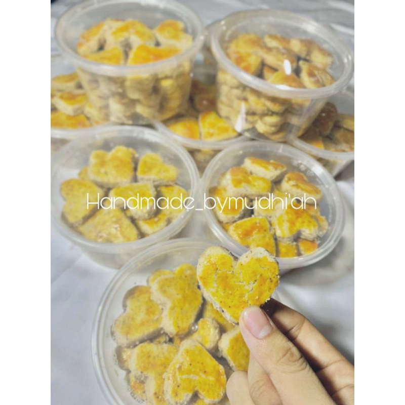 

Kue Kacang Homemade_bymudhi'ah 1 Box Plastik Ukuran 450ml isi 28 Keping | Kue Kering Kuker Kue Nastar Brownies Kering Kue Khas Banjar Makanan Khas Banjar Cooker