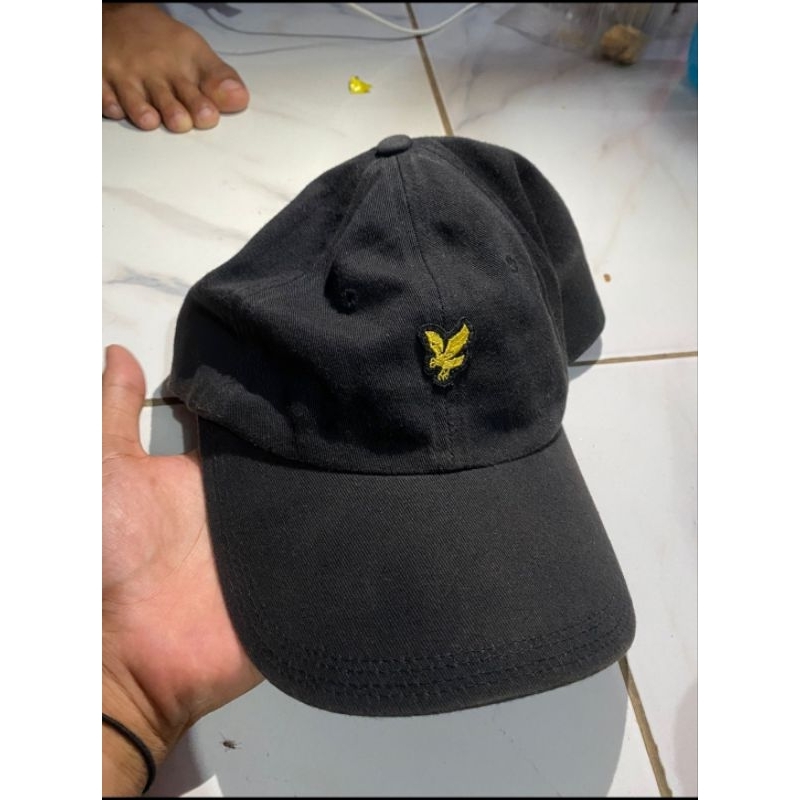 caps Lyle & scott