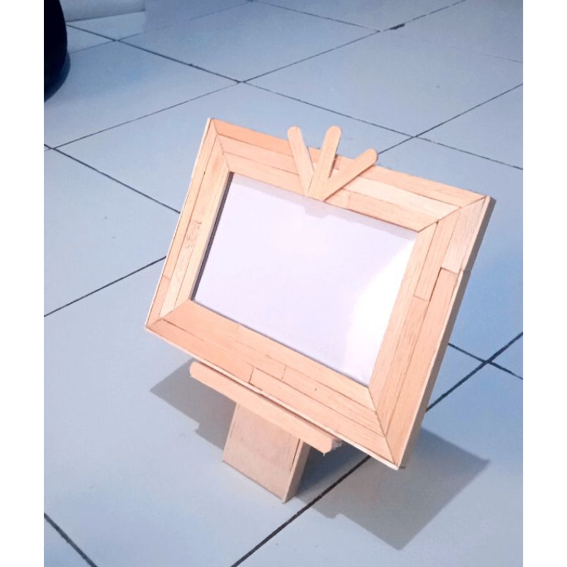 figura bingkai foto stik es krim