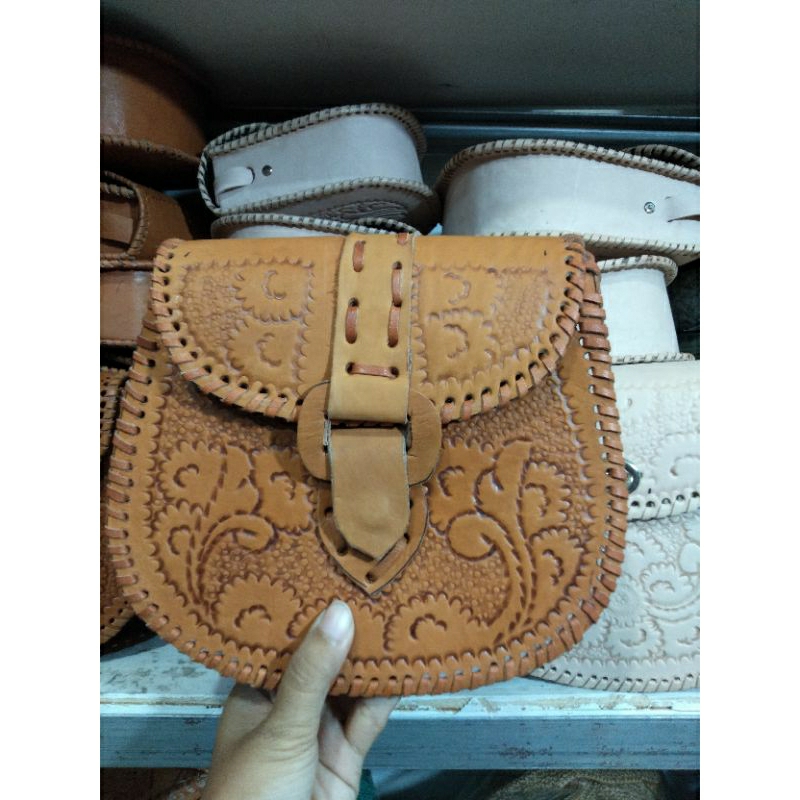 Tas kulit jogja-tas kulit wanita slempang