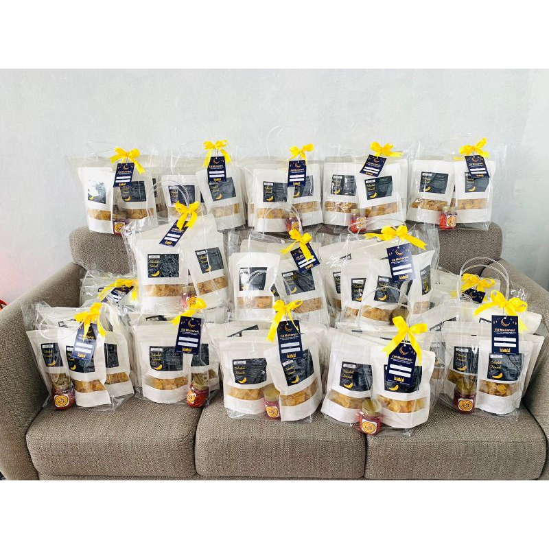 

Tas Mika Transparan / Tas Mika Souvenir / Tas Mika PVC Transparan 24 x 9.5 x 24Tas Mika Transparan / Tas Mika PVC Polos / Goodie Bag Hampers / Gift Bag | Kantong Souvenir Ulang Tahun Transparant Bening | AC15