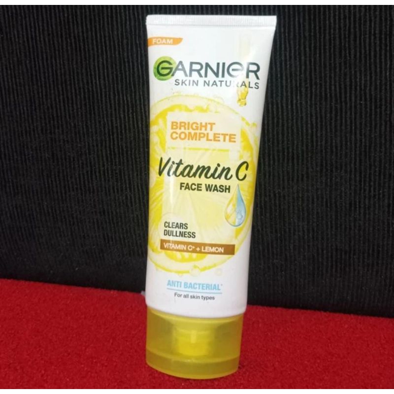 garnier bright complete face wash vitamin c / sakura glow / Scrub 100ml