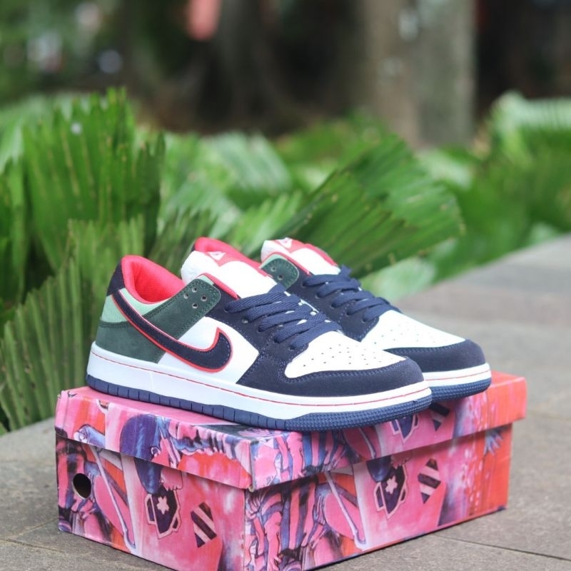 Sepatu sneakers cowok sb dunk low hitam putih