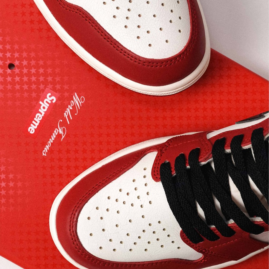 Air Jordan 1 High OG Chicago Lost and Found