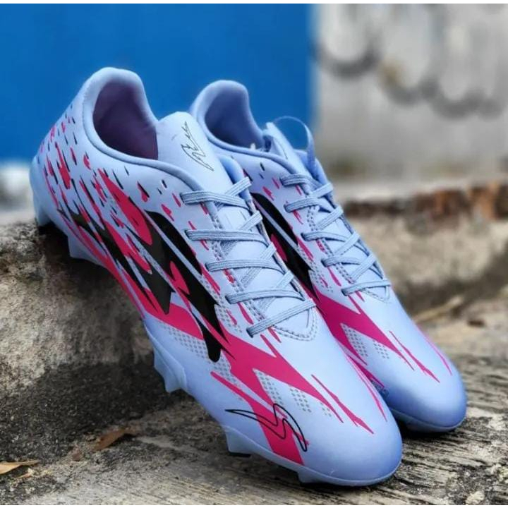 Sepatu Bola Spech Accelerator Terbaru