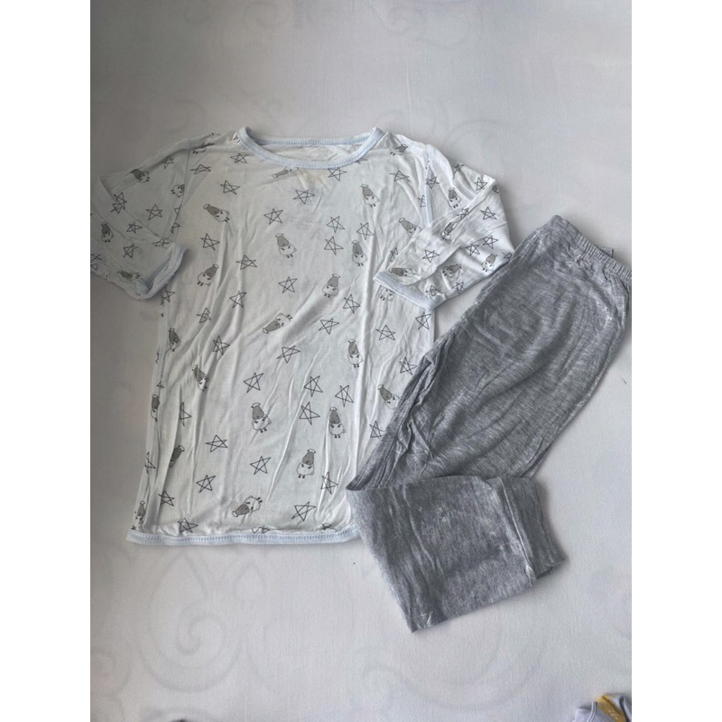 Dijual murah Preloved 2pcs  Sleepsuit Piyama Pyjamas Pajamas Baabaasheepz Baa Baa Sheepz 12-18 month
