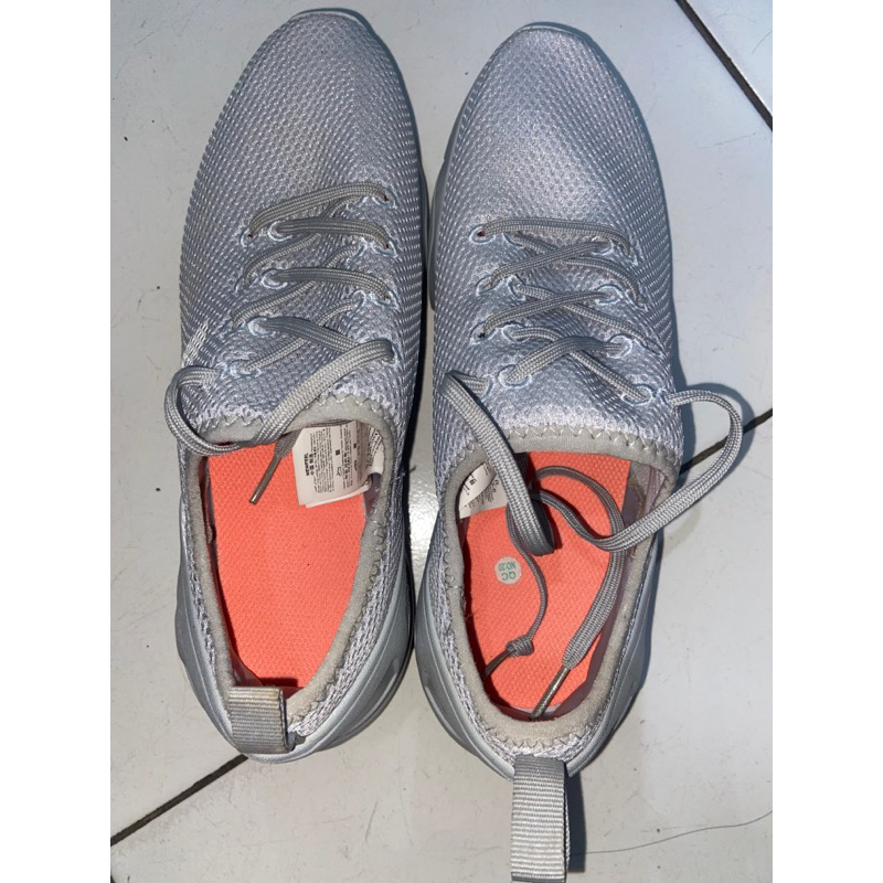 sepatu pria Decathlon