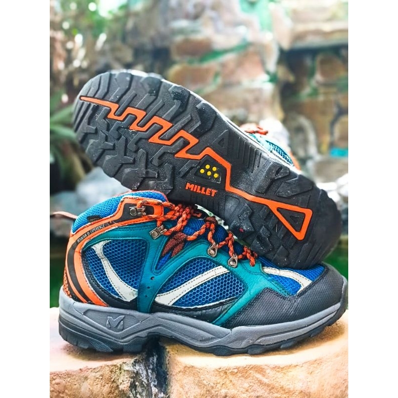 SEPATU GUNUNG MILLET