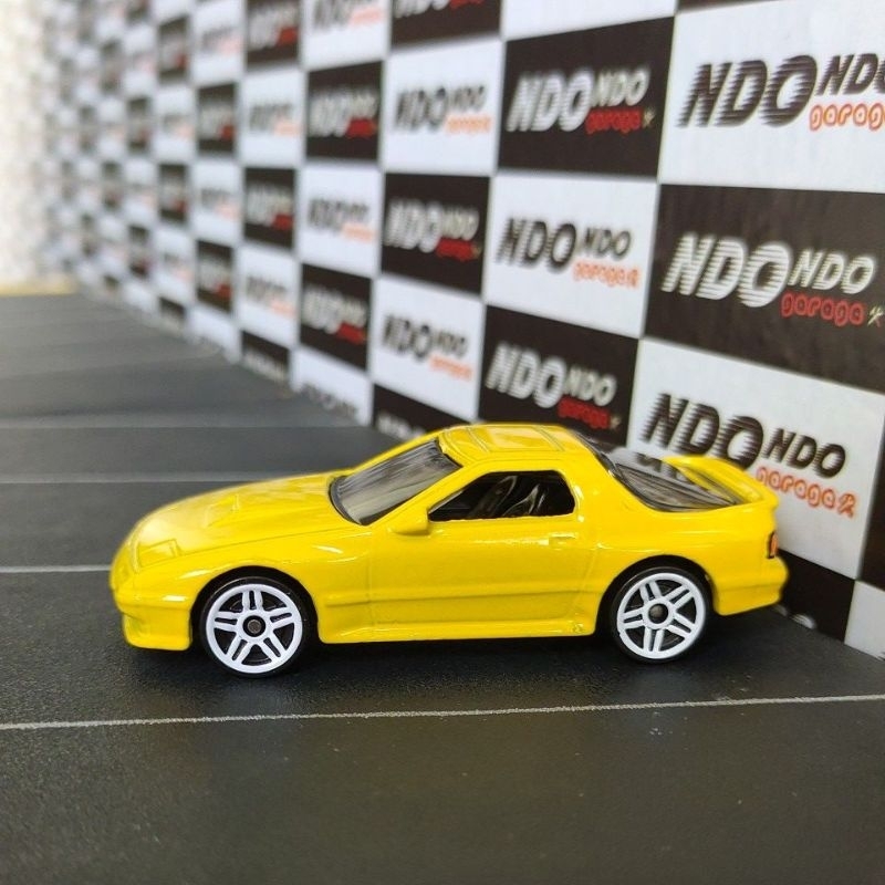 Hot Wheels '89 Mazda Savanna RX-7 FC3S Yellow New Loose Giftpack 2022 Nightburnerz