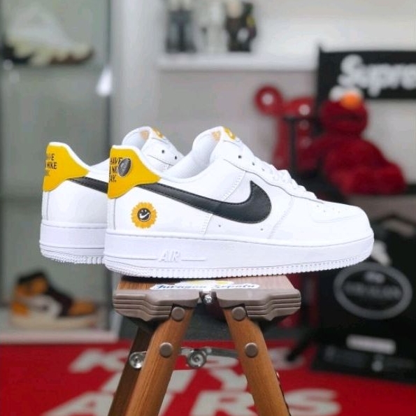 Nike Air Force 1 Low &quot;Have A Nike Day&quot; White Gold