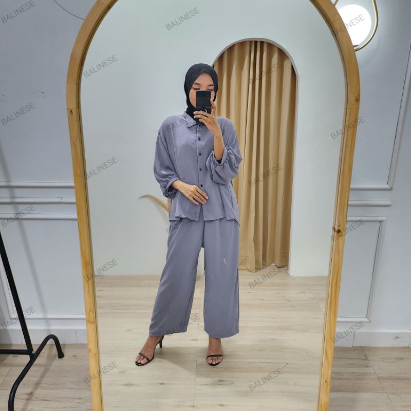 one Set Kemeja Alexandra Lengan Panjang Jumbo Cringkle Airfow - Setelan Wanita Kemeja